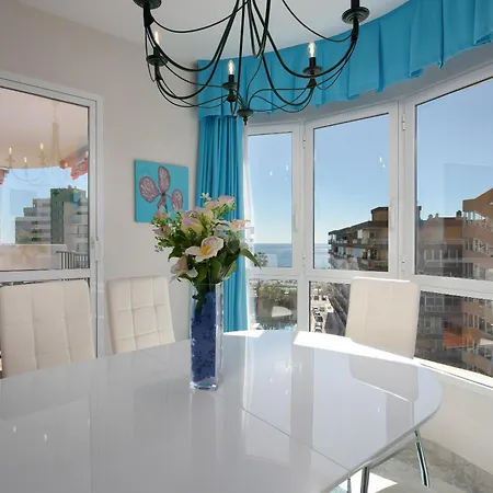 Spacious With Sea Views 아파트